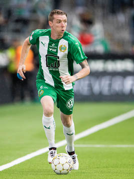 Hammarbys Birkir Már Saevarsson med bollen