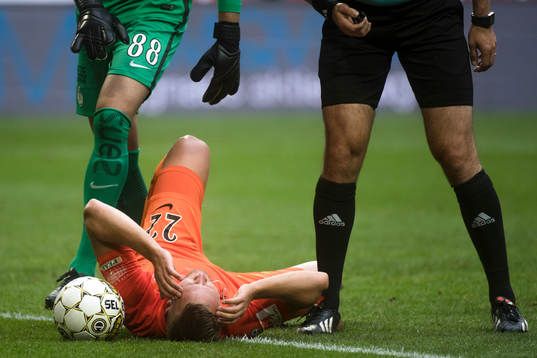 AFC Eskilstunas Alexander Michel har ont