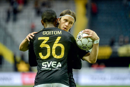 s Henok Goitom och Kristoffer Olsson jublar