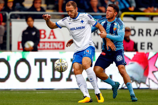Norrköpings Jon Gudni Fjoluson och Djurgårdens Kerim