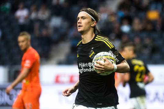 s Kristoffer Olsson jublar