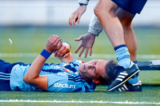 Djurgårdens Felix Beijmo grinar illa