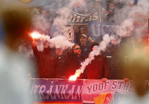 Pyroteknik bland Djurgårdens supporters