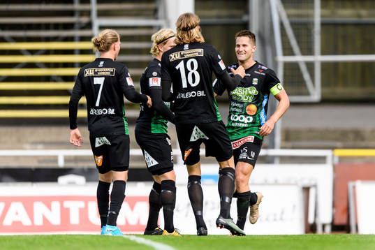 Varbergs Gabriel Altemark-Vanneryr (h)  jublar