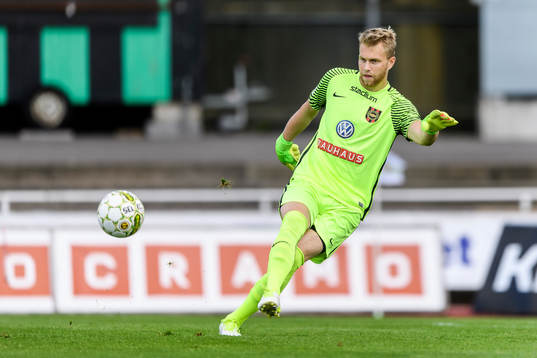 Brommapojkarnas målvakt Rasmus Emanuelsson