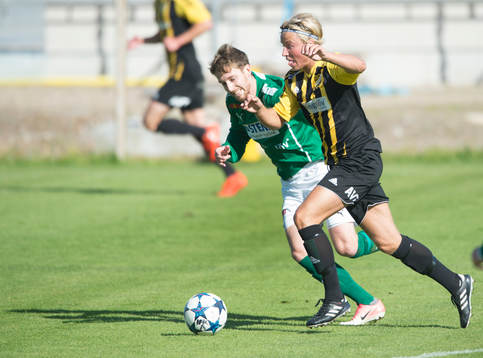 IFK Hässleholms  Gustaf Lindroth i matchen i division 2