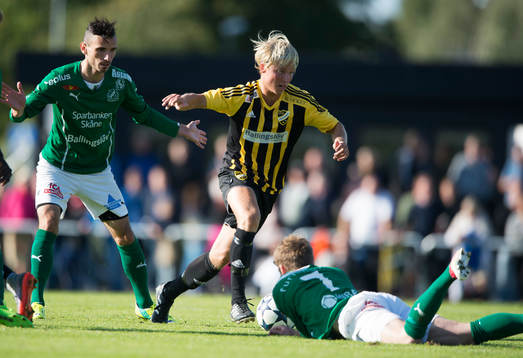 IFK Hässleholms  Gustaf Lindroth i matchen i division 2