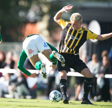 IFK Hässleholms  Linus Svensson i matchen i division 2