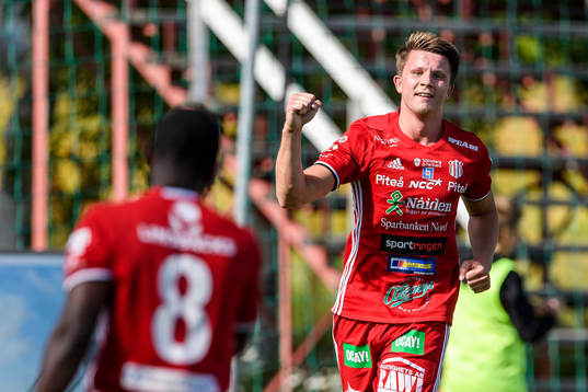 Piteås Joel Edström jublar