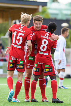 Piteås Joel Edström (m) jublar