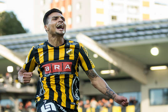 Häckens Ahmed Yasin jublar