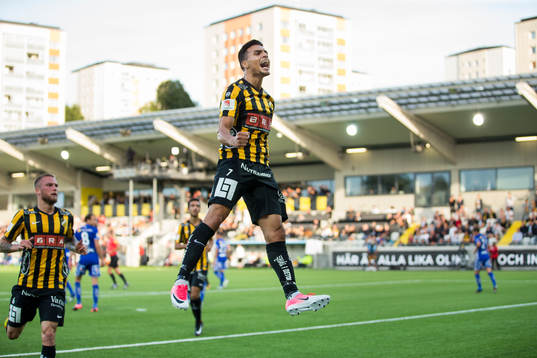 Bläddra bland fler bilder av Fotboll, Allsvenskan, Häcken - GIF Sundsvall