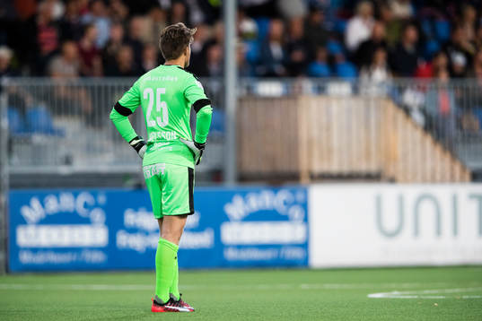 Helsingborgs målvakt Kalle Joelsson deppar