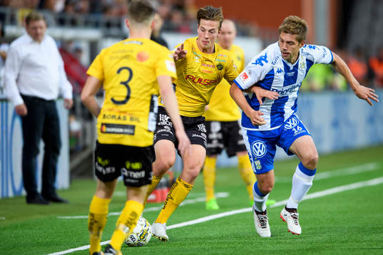 Elfsborgs Simon Olsson och IFK Göteborgs Mikael Boman