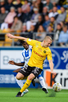 Elfsborgs Daniel Gustavsson och IFK Göteborgs Sam Adekugbe