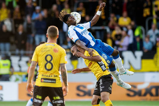 Elfsborgs Issam Jebali och IFK Göteborgs Vajebah Sakor i