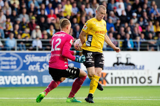 IFK Göteborgs målvakt Pontus Dahlberg (som skadar