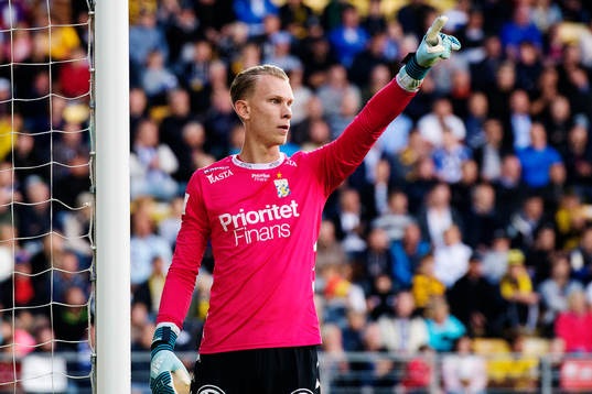 IFK Göteborgs målvakt Pontus Dahlberg gestikulerar