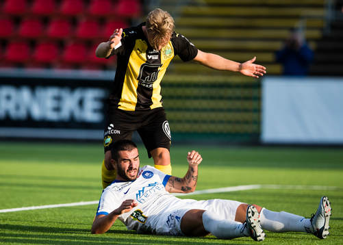 Hammarbys Sander Svendsen och Akropolis Makis Gezos