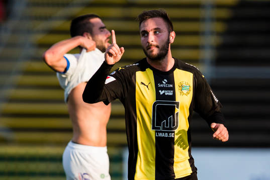 Hammarbys Muamer Tankovic jublar