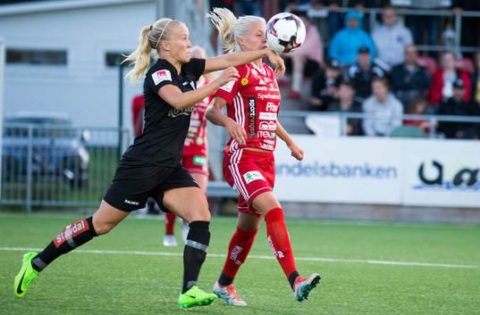 Piteås Emelie Lövgren och Göteborgs Adelina Engman i