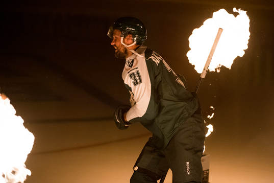 Färjestads Dick Axelsson åker ut på isen