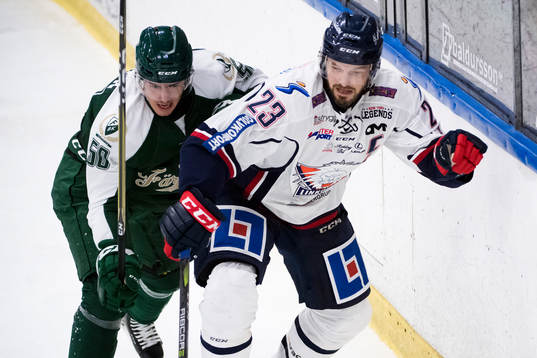 Färjestads Sebastian Erixon och Linköpings Niklas Persson