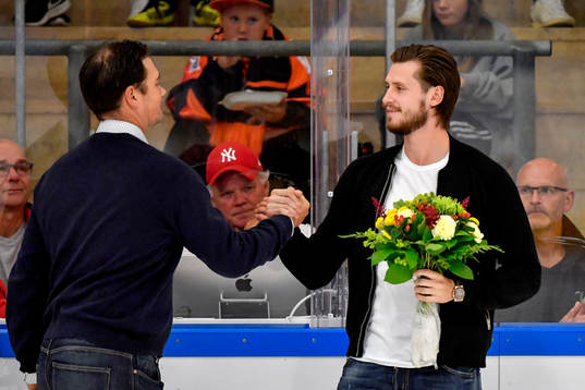 Oliver Ekman-Larsson firas infÖr träningsmatchen i