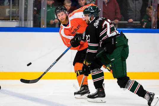 Bläddra bland fler bilder av Ishockey, Träningsmatch, Tingsryd - Karlskrona