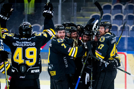 Panterns spelare jublar