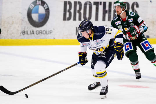 s Erik Andersson driver pucken