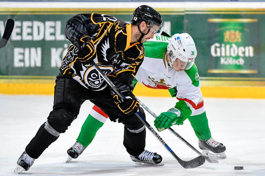 Luganos Luca Cunti och Rögles Filip Karlsson