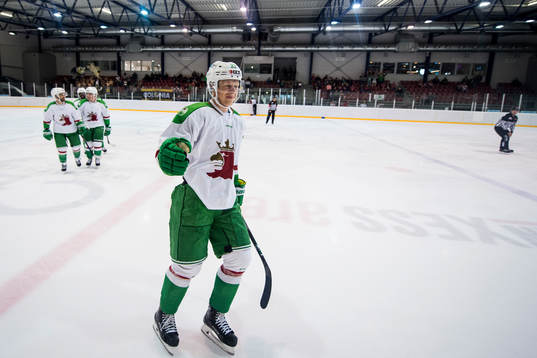 Rögles Jesper Williamsson jublar