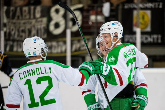 Rögles Jesper Williamsson jublar med Jack Connolly och