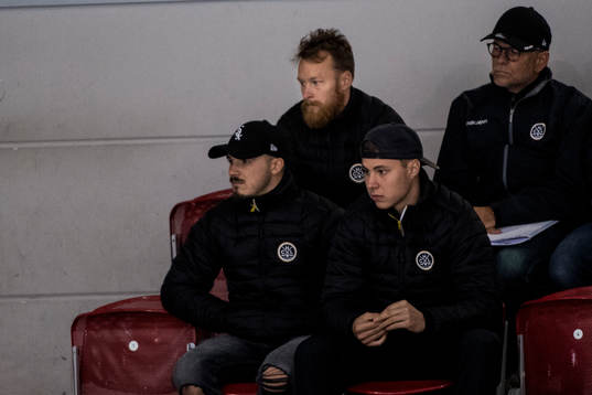 Luganos Linus Klasen på läktaren