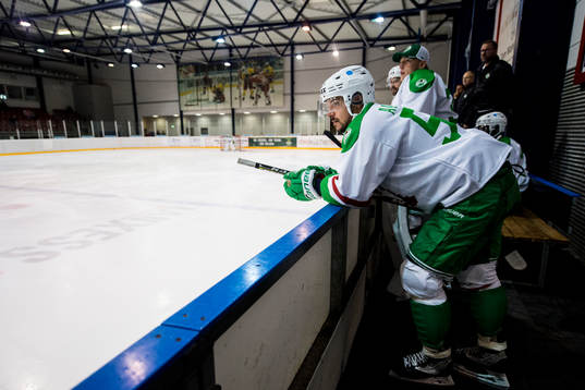 Rögles Juhamatti Aaltonen i båset