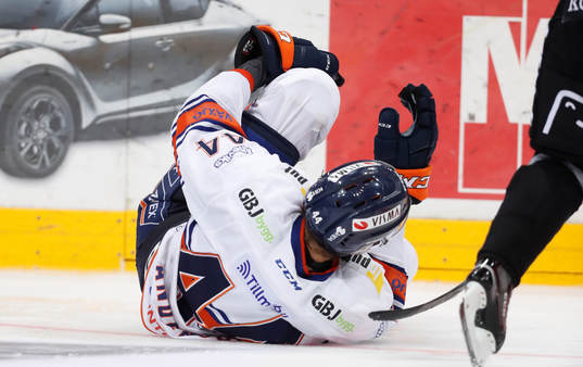 Peter Andersson #44, Växjö Lakers hurt himself
