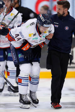 Peter Andersson #44, Växjö Lakers hurt himself