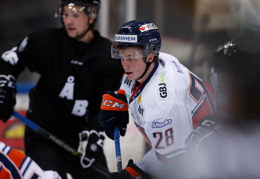Nils Carnbäck #28, Växjö Lakers