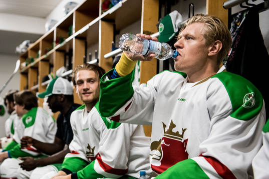 Rögles Jesper Williamsson i omklädningsrummet