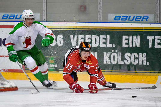 Rögles Filip Karlsson och Örebros Christopher Mastomäki