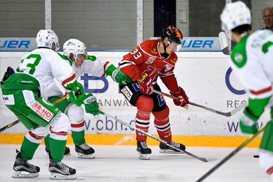 Rögles Filip Karlsson och Örebros Christopher Mastomäki