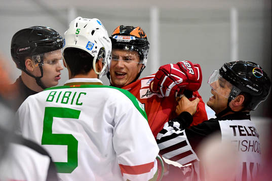 Örebros Filip Ahl i bråk med Rögles Alen Bibic