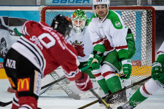Rögles målvakt Emil Kruse och Kevin Gagné