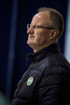 Rögles tränare Anders Eldebrink deppar