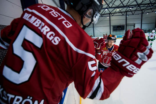 Örebros Tyson Spink jublar