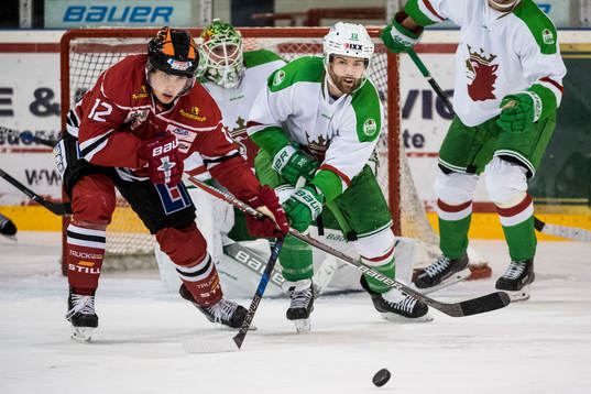 Örebros Glenn Gustafsson och Rögles Jack Connolly