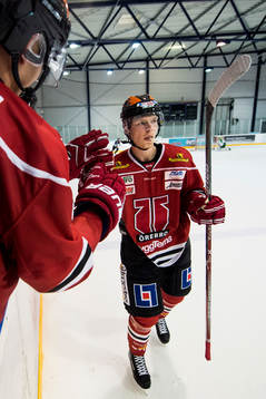 Örebros Christopher Mastomäki jublar