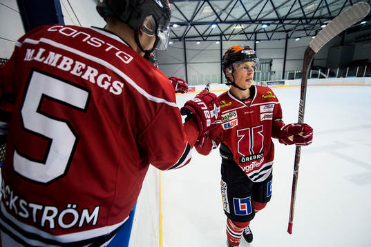 Örebros Christopher Mastomäki jublar