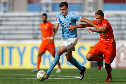 Malmö FFs Alexander Jeremejeff och AFC Eskilstunas Robert